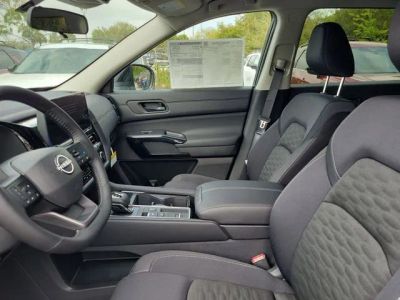 2026 Nissan Pathfinder — photo 8 view