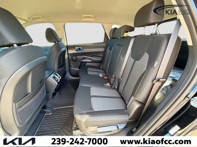 2026 Kia Sorento — photo 17 view