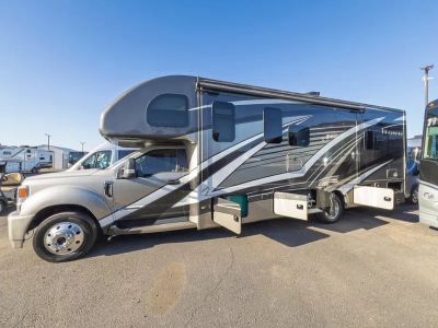 2022 Thor Motor Coach MAGNITUDE — photo 26 view