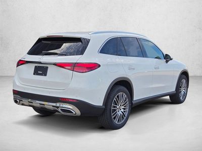2026 Mercedes-Benz GLC 300 - Photo 2