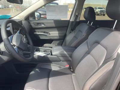 2026 Nissan Pathfinder — photo 9 view