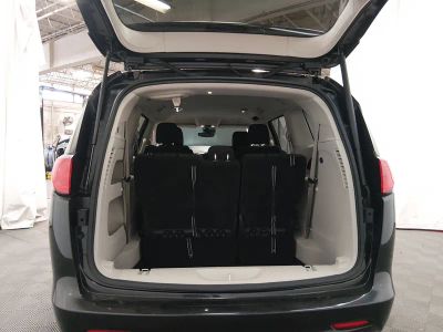 2023 Chrysler Voyager - Photo 11