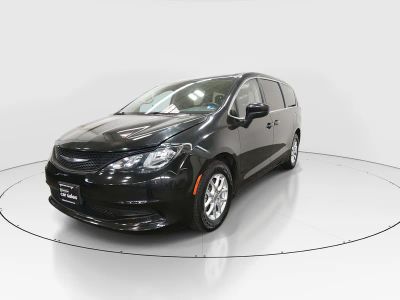2023 Chrysler Voyager - Photo 3