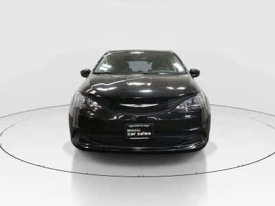 2023 Chrysler Voyager - Photo 2