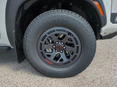 2026 Nissan Frontier — photo 11 view