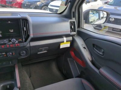 2026 Nissan Frontier — photo 15 view