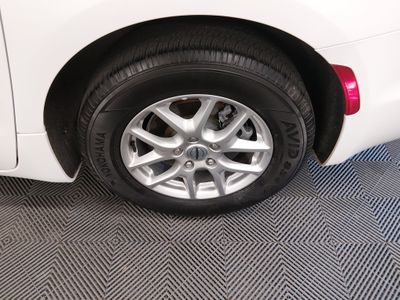 2024 Chrysler Pacifica — photo 10 view