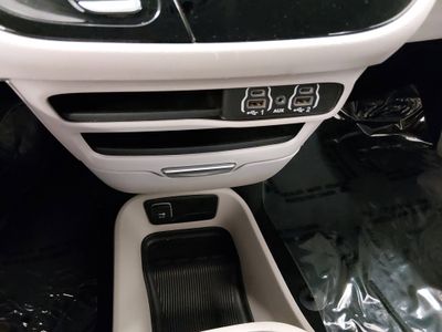2024 Chrysler Pacifica — photo 19 view