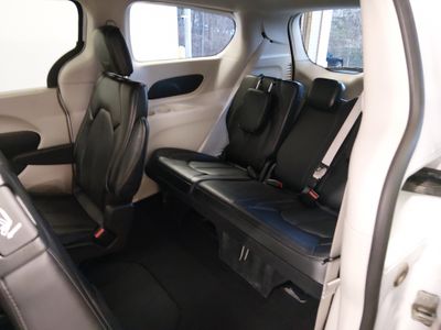 2024 Chrysler Pacifica — photo 17 view
