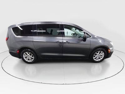 2023 Chrysler Pacifica - Photo 8