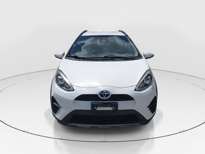 2018 Toyota Prius c - Photo 2