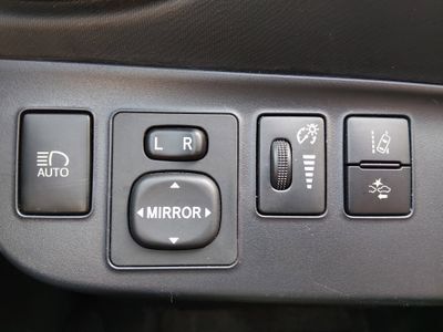 2018 Toyota Prius c - Photo 18