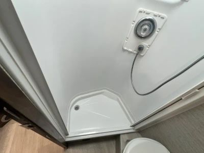 2022 Winnebago NAVION — photo 18 view
