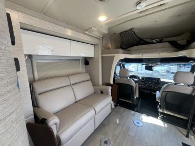 2022 Winnebago NAVION — photo 11 view