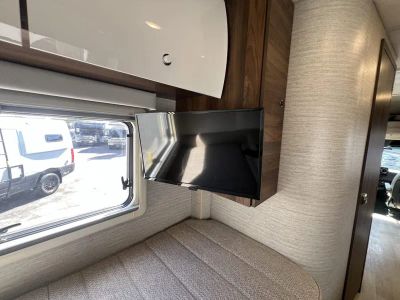 2022 Winnebago NAVION — photo 15 view