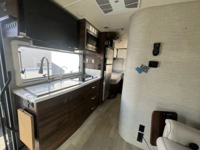 2022 Winnebago NAVION — detail view