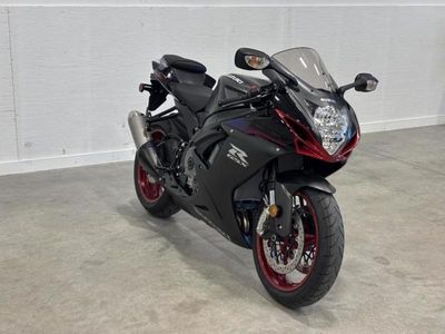 2026 Suzuki GSX-R600 — rear three-quarter view