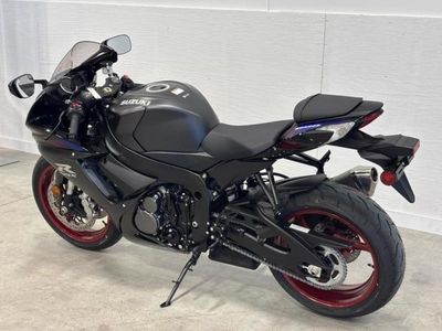 2026 Suzuki GSX-R600 — photo 9 view