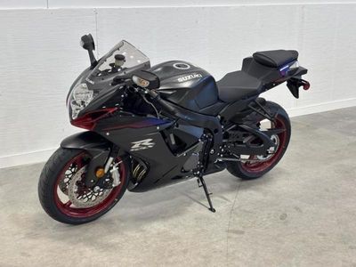 2026 Suzuki GSX-R600 — photo 7 view