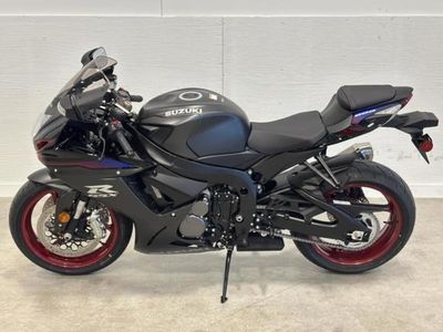 2026 Suzuki GSX-R600 — photo 8 view