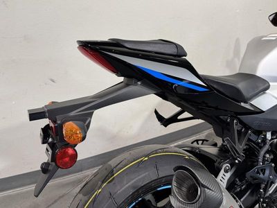 2025 Suzuki GSX-R1000 - Photo 14
