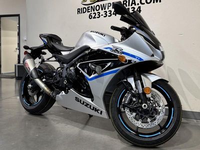 2025 Suzuki GSX-R1000 - Photo 2