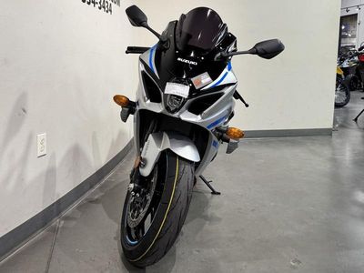 2025 Suzuki GSX-R1000 - Photo 4