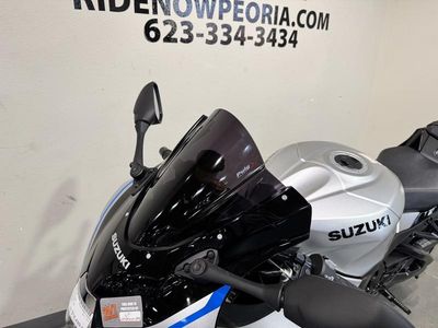 2025 Suzuki GSX-R1000 - Photo 10