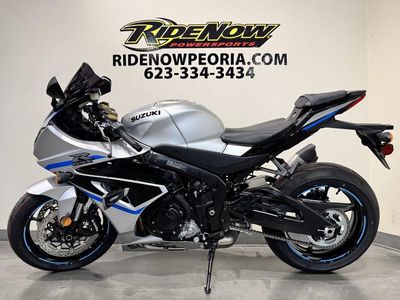 2025 Suzuki GSX-R1000 - Photo 8