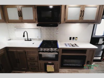 2025 Gulf Stream RV Friendship - Photo 23