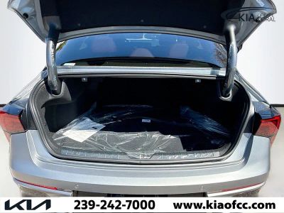 2026 Kia K5 — photo 10 view