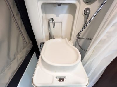2022 Winnebago TRAVATO - Photo 18