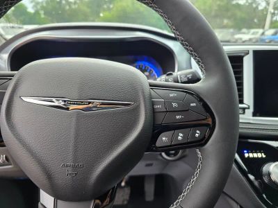 2026 Chrysler Pacifica — photo 20 view