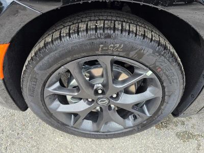 2026 Chrysler Pacifica — photo 9 view