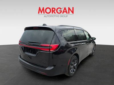2026 Chrysler Pacifica — engine compartment view