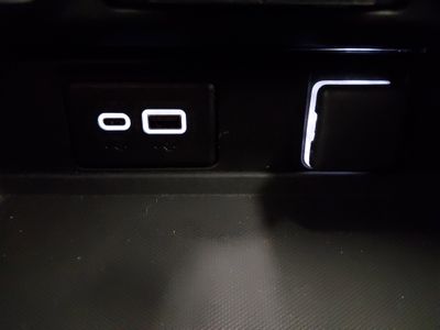 2024 Chevrolet Suburban - Photo 20