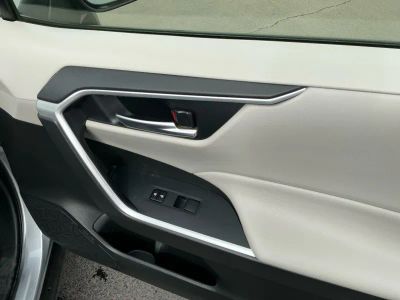 2020 Toyota RAV4 - Photo 21
