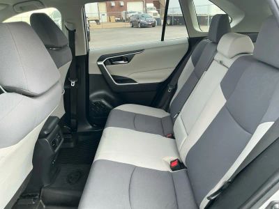 2020 Toyota RAV4 - Photo 16