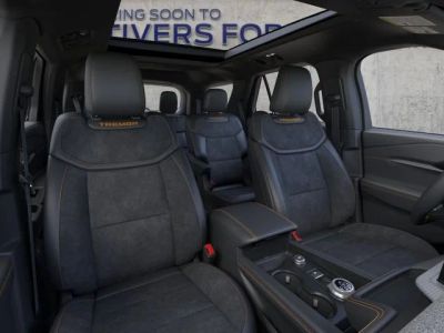 2026 Ford Explorer — photo 10 view
