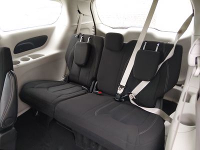 2024 Chrysler Voyager - Photo 17