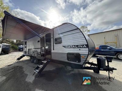 2026 Coachmen RV Catalina Legacy Edition 273DBHCK — front three-quarter view