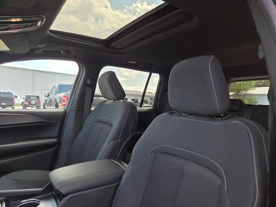 2026 Jeep Grand Cherokee — photo 12 view