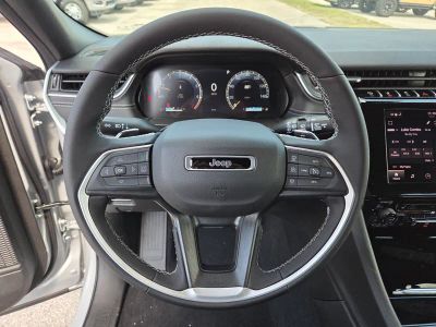 2026 Jeep Grand Cherokee — photo 17 view