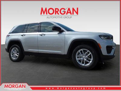 2026 Jeep Grand Cherokee Laredo X in Silver — front three-quarter view