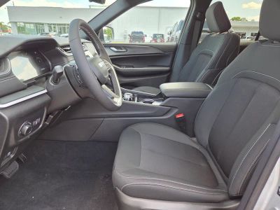 2026 Jeep Grand Cherokee — photo 13 view