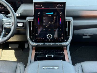 2025 GMC Yukon - Photo 30