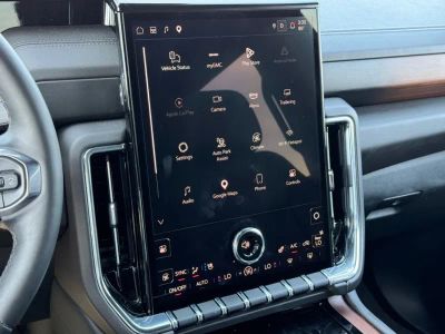 2025 GMC Yukon - Photo 32