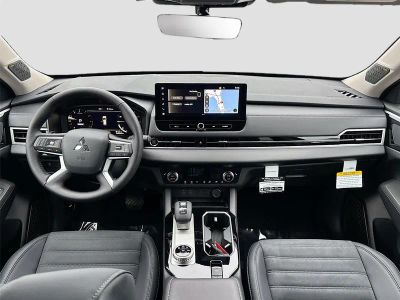 2026 Mitsubishi Outlander — detail view
