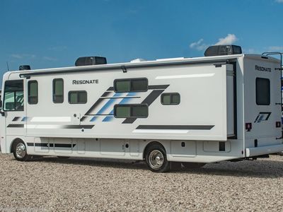 2026 Thor Motor Coach Resonate - Photo 2