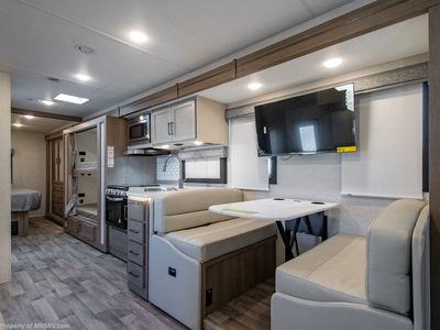 2026 Thor Motor Coach Resonate - Photo 10